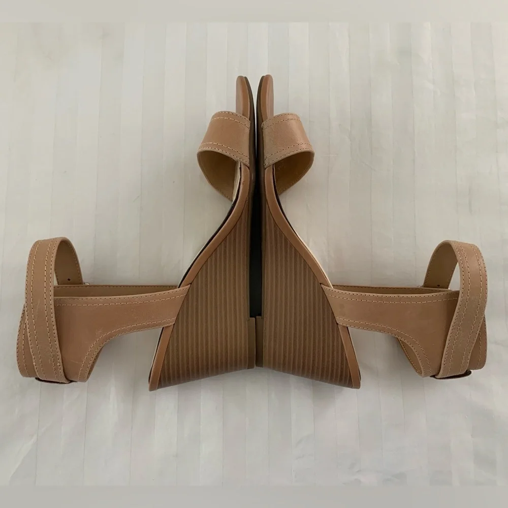 *Donated*Or FREE! Jessica Simpson Cristabel Wedge Sandal - Picture 4 of 13